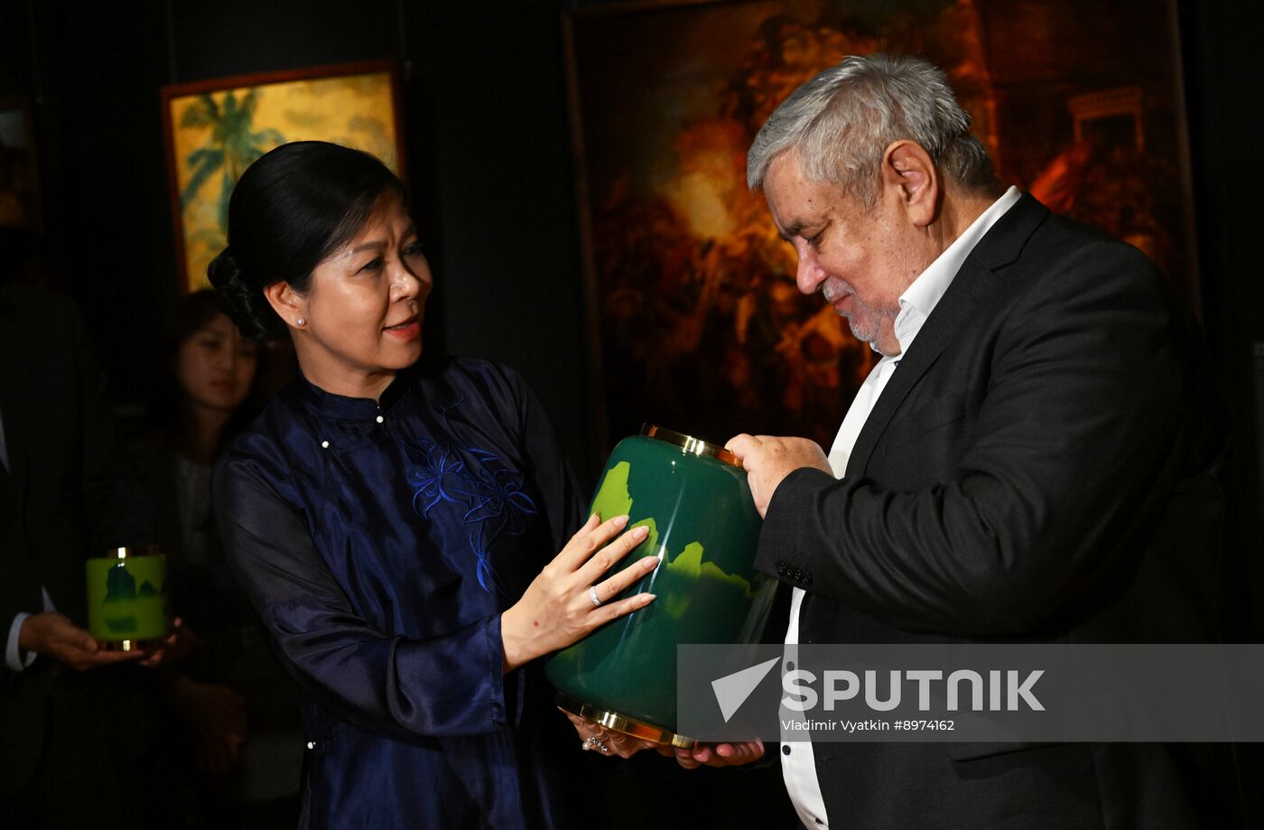 Russia Vietnamese Lacquer Painting Exhibition