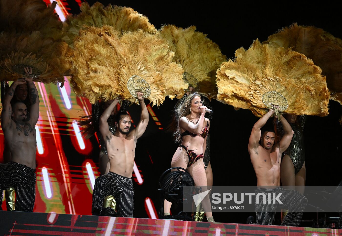 Armenia Entertaninment Lopez