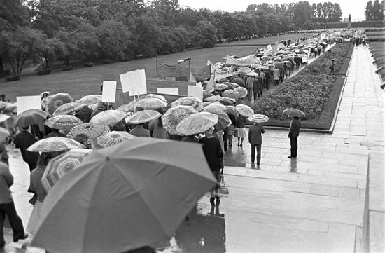 Rally march at Piskarevskoye Cemetery in Leningrad