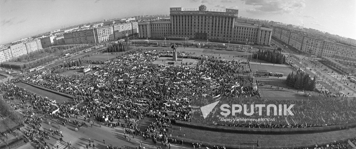Anti-war rally in Leningrad