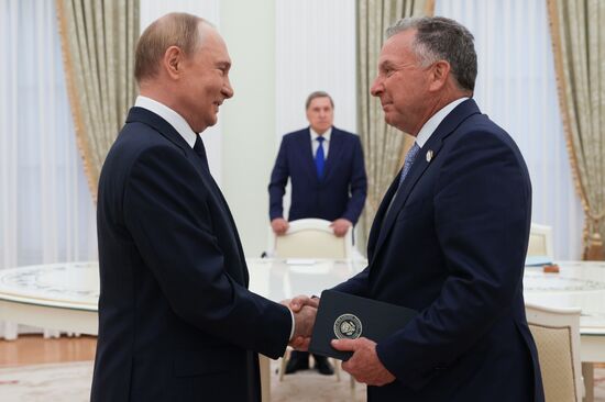 Russia US