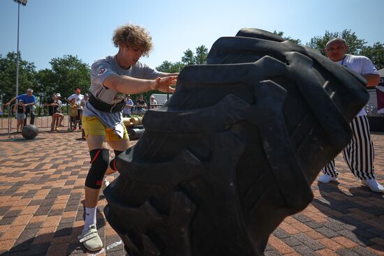 Russia Weight Lifting Competition