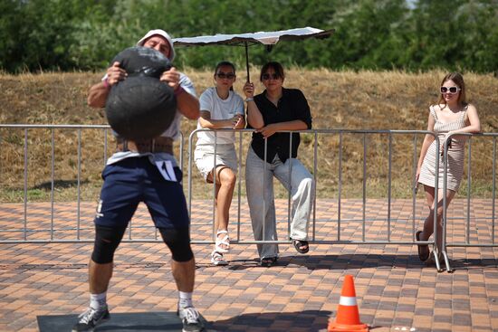 Russia Weight Lifting Competition