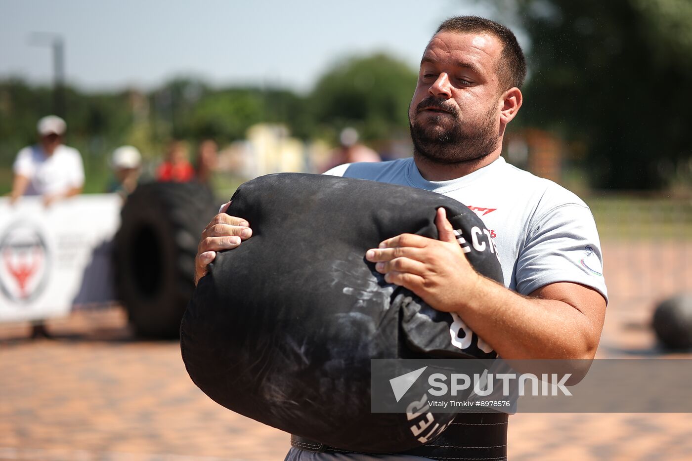 Russia Weight Lifting Competition