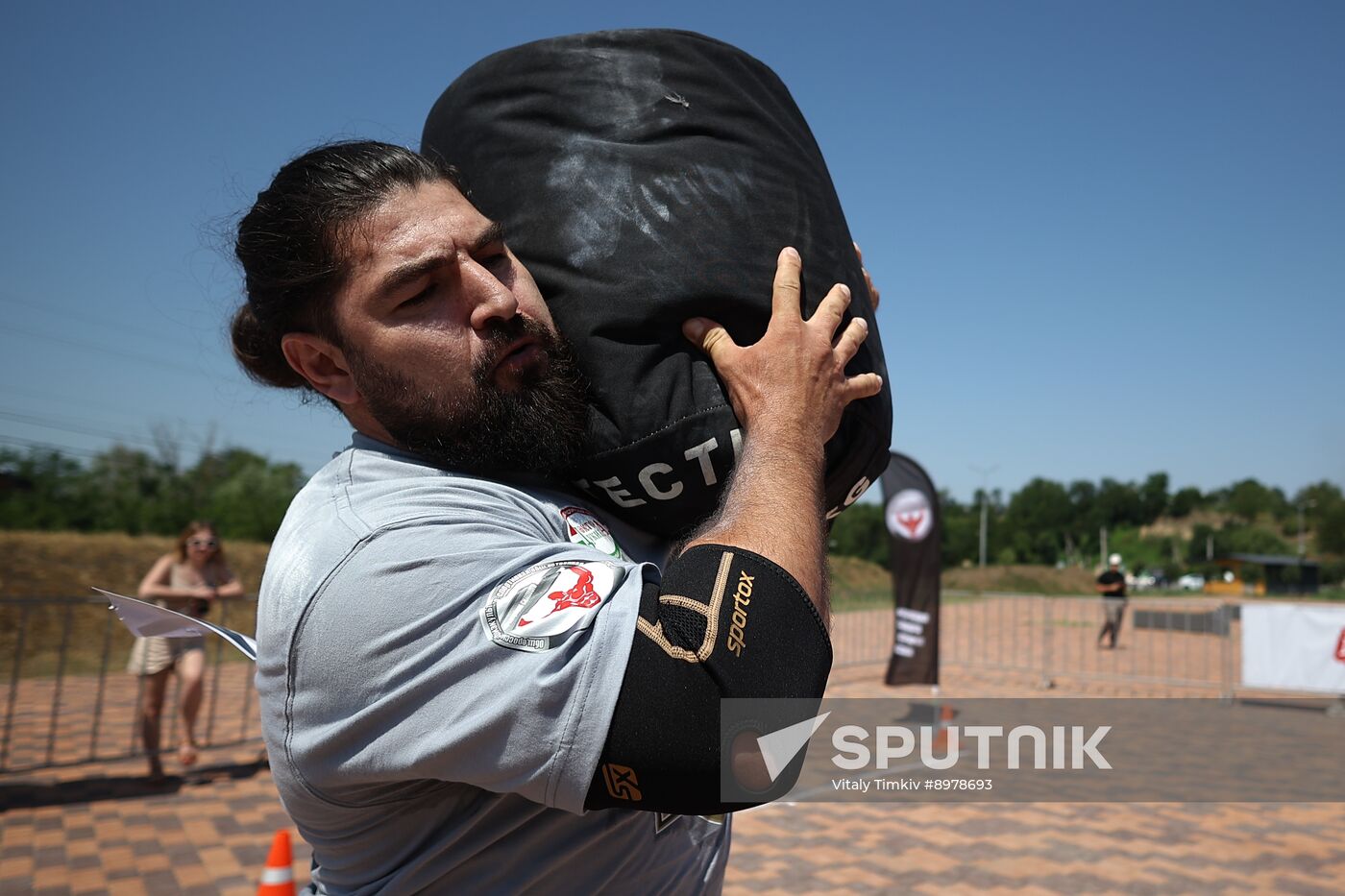 Russia Weight Lifting Competition