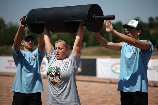 Russia Weight Lifting Competition