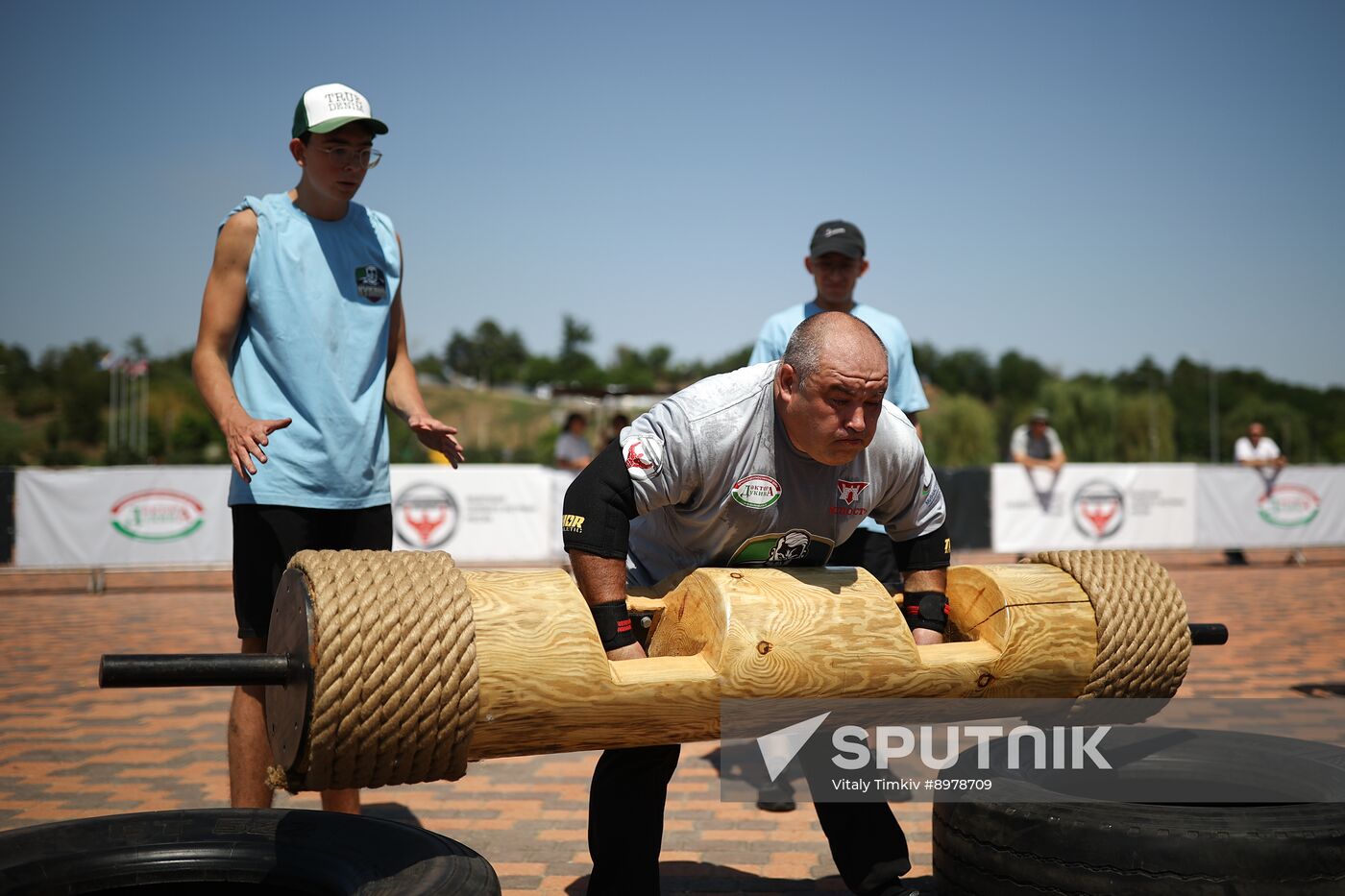 Russia Weight Lifting Competition
