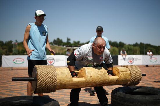 Russia Weight Lifting Competition