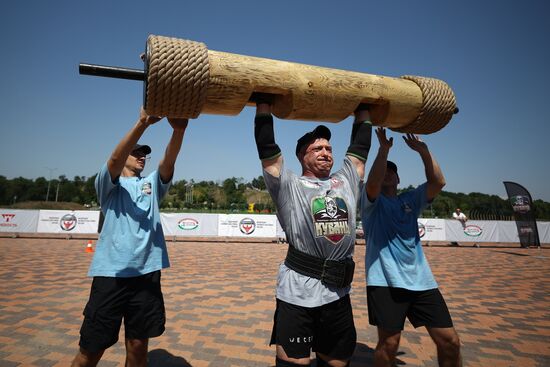 Russia Weight Lifting Competition