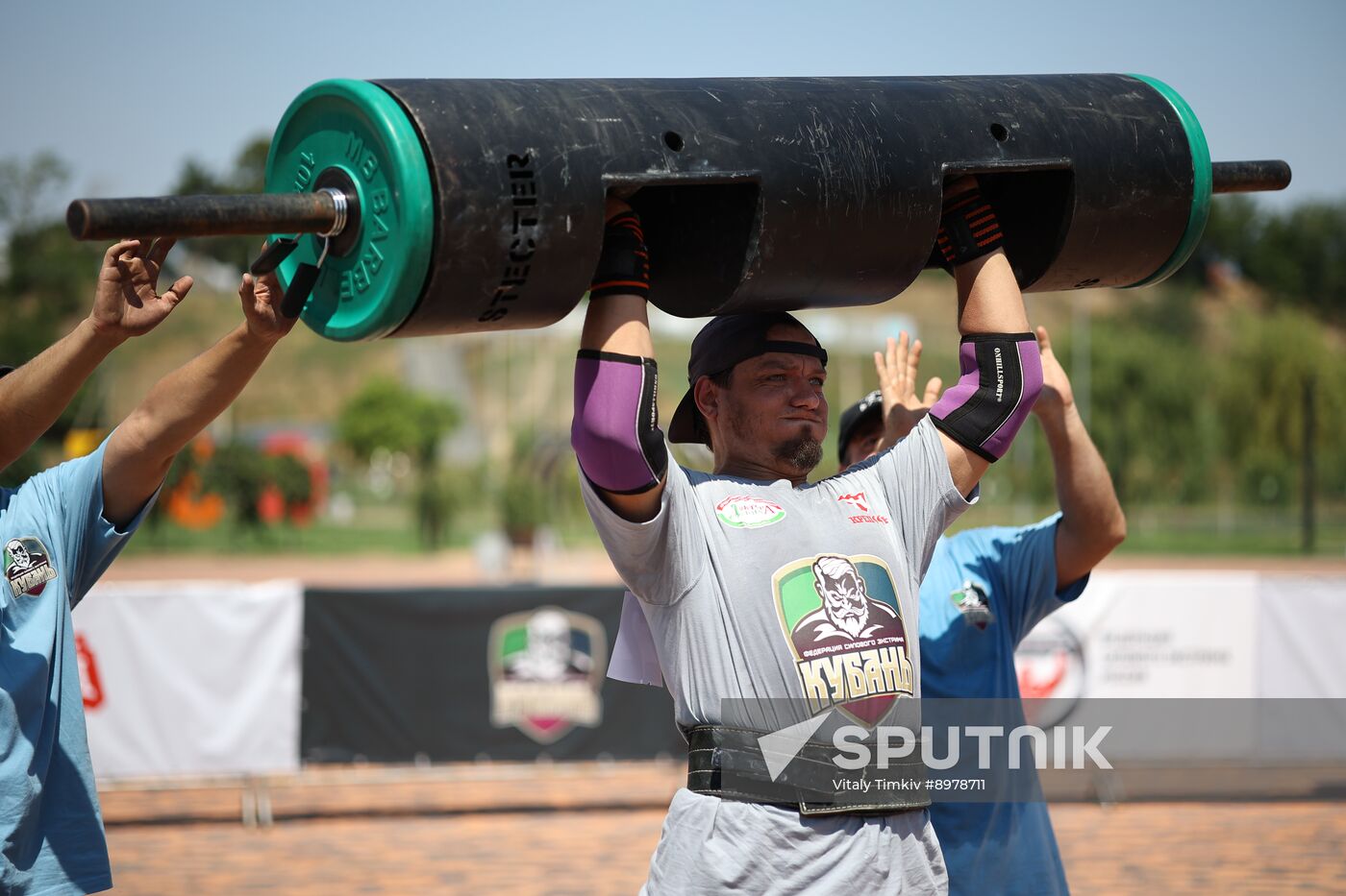 Russia Weight Lifting Competition