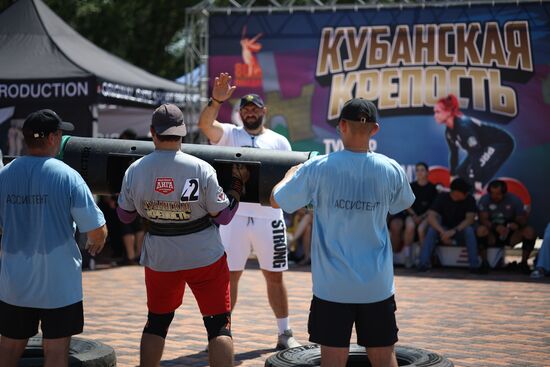 Russia Weight Lifting Competition