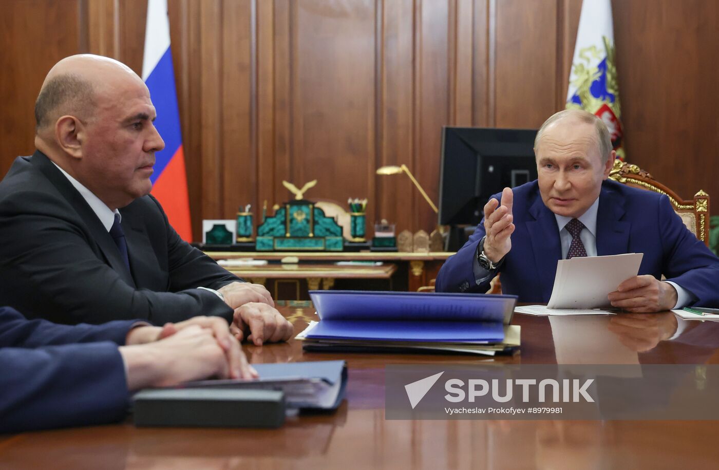 Russia Putin Economic Issues