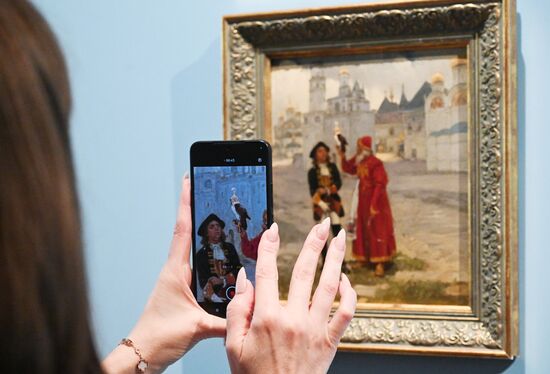 Russia Art Golovanov Collection Exhibition