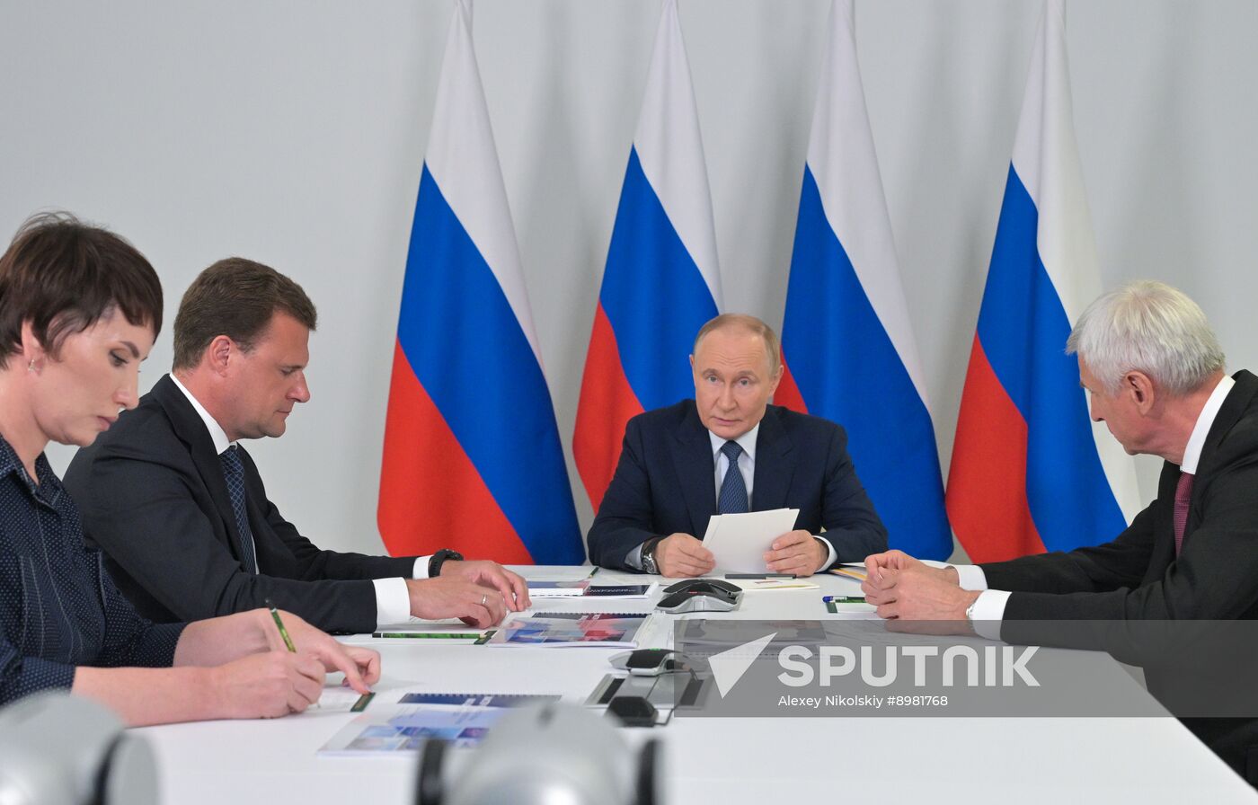 Russia Putin Far Eastern Federal District