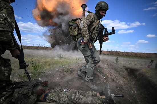 Russia Ukraine Military Operation Troops Training