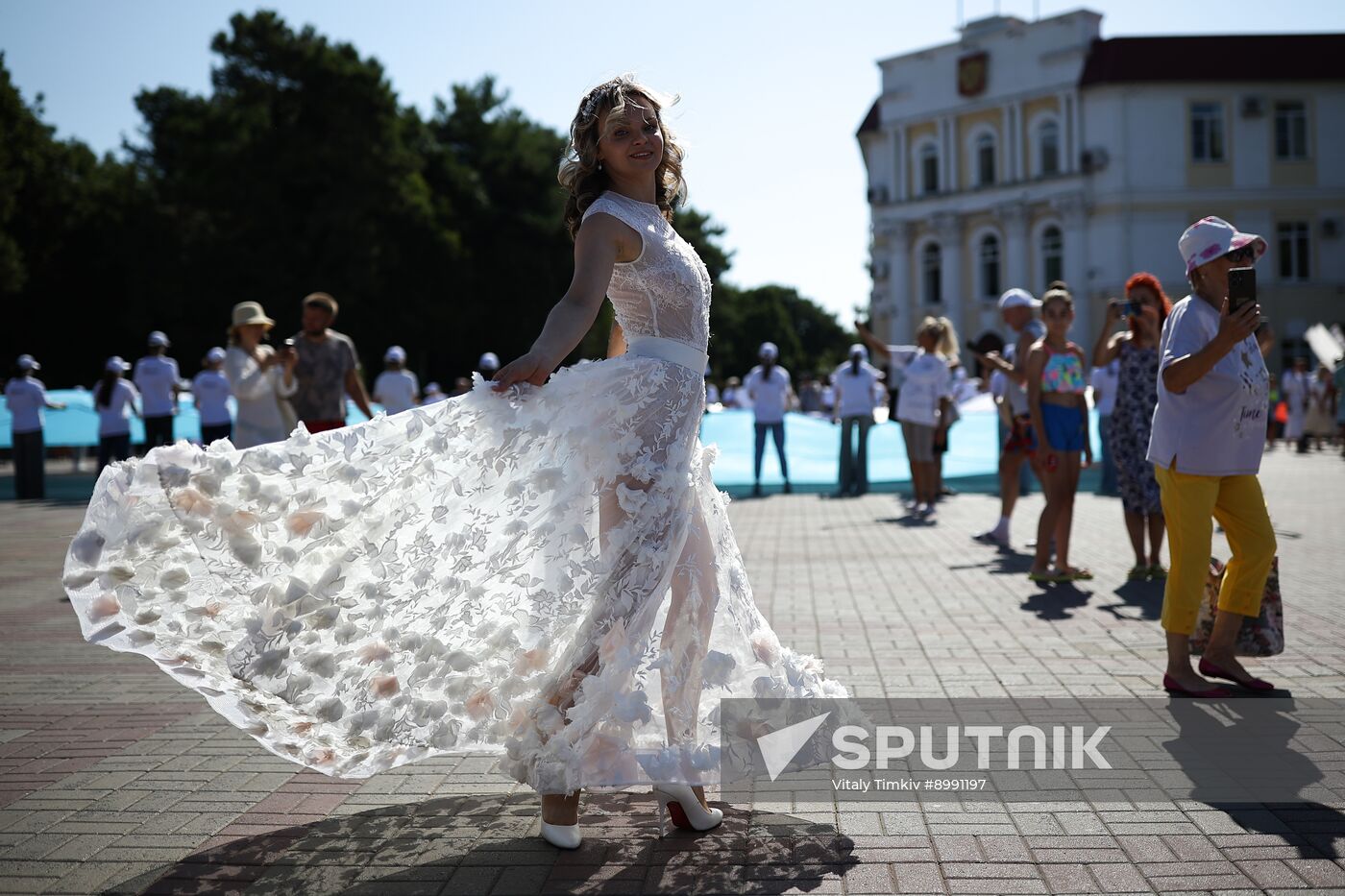 Russia Bride Flashmob