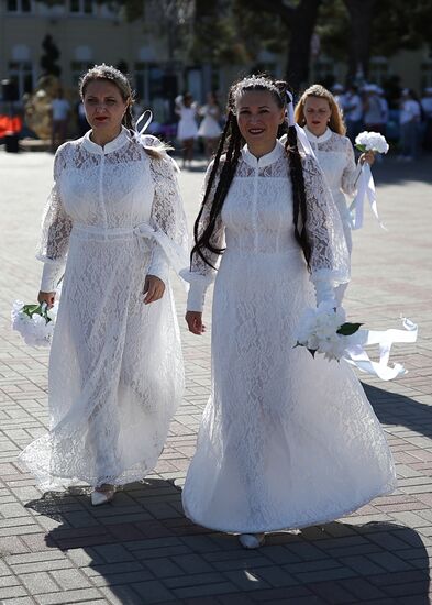 Russia Bride Flashmob