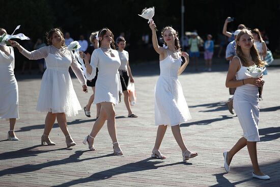 Russia Bride Flashmob
