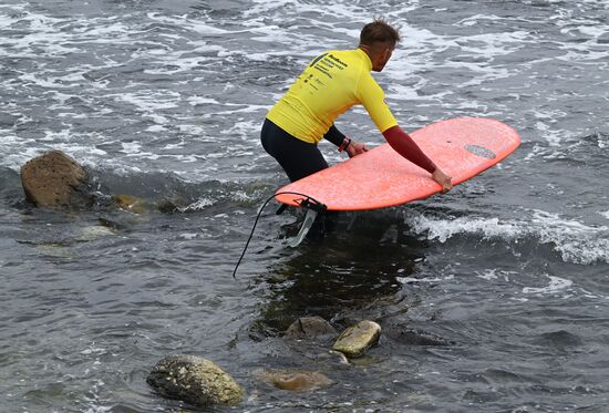 Russia Surfing
