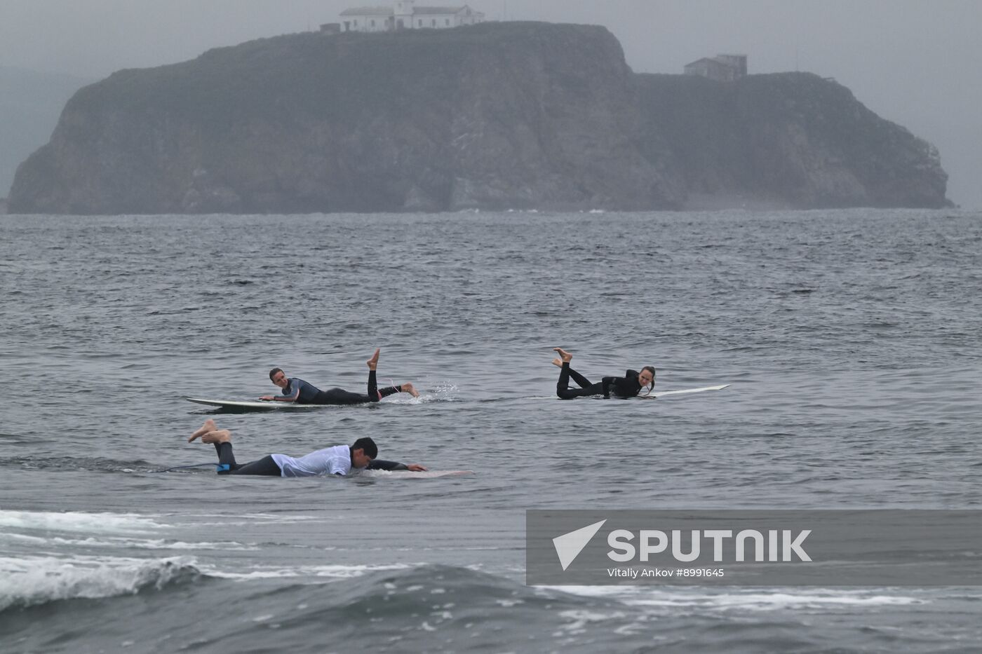 Russia Surfing