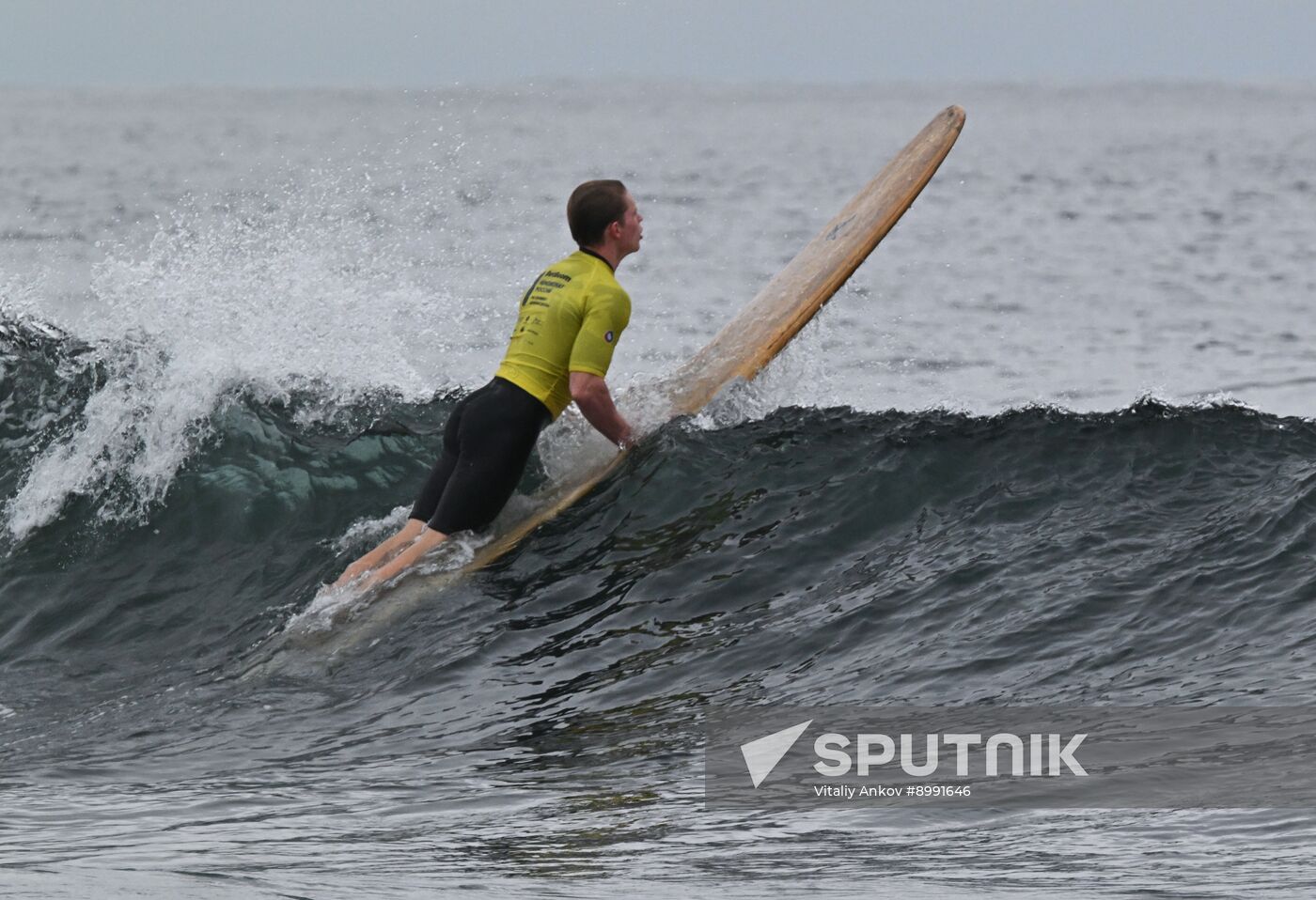 Russia Surfing