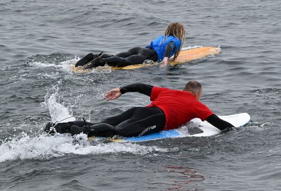 Russia Surfing
