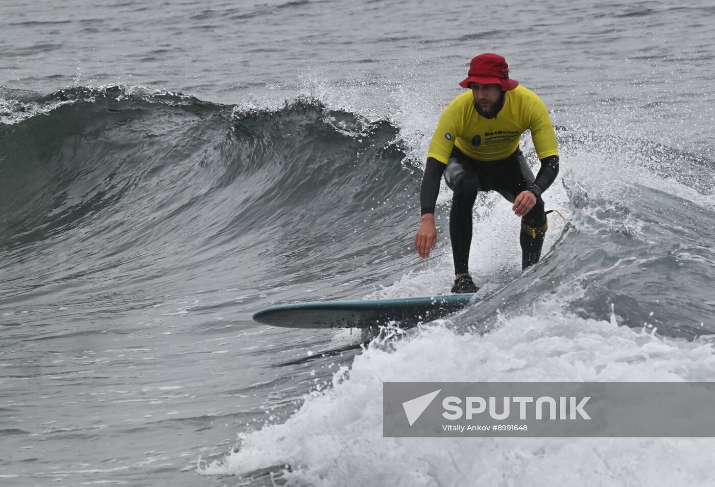 Russia Surfing