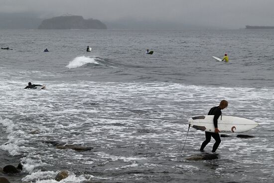 Russia Surfing
