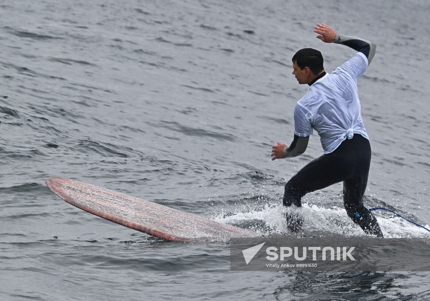 Russia Surfing
