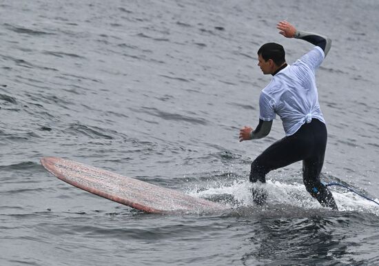 Russia Surfing