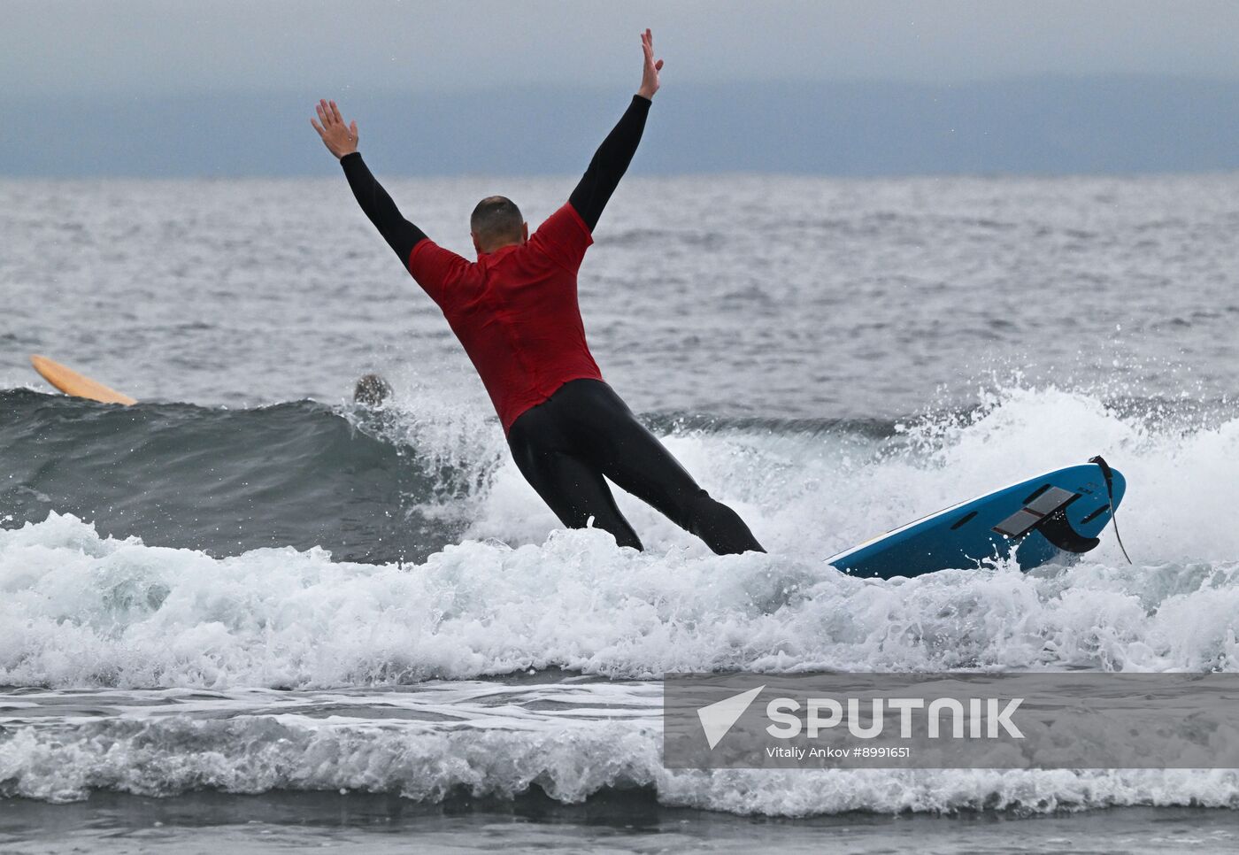 Russia Surfing