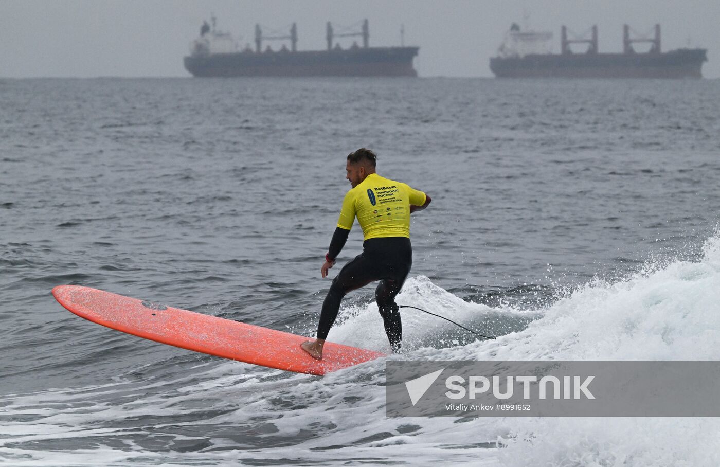 Russia Surfing