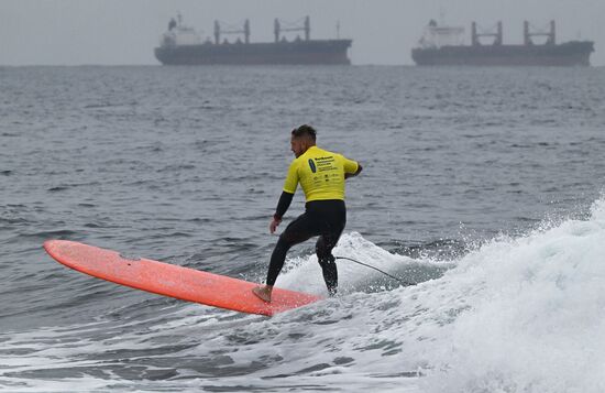Russia Surfing
