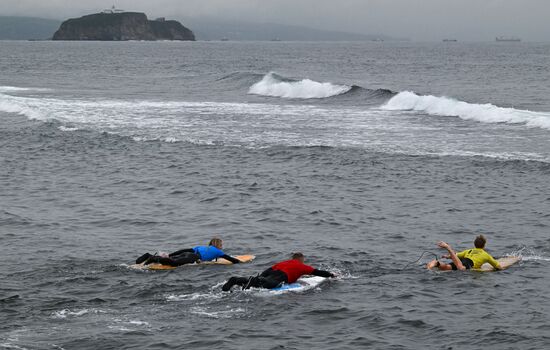 Russia Surfing