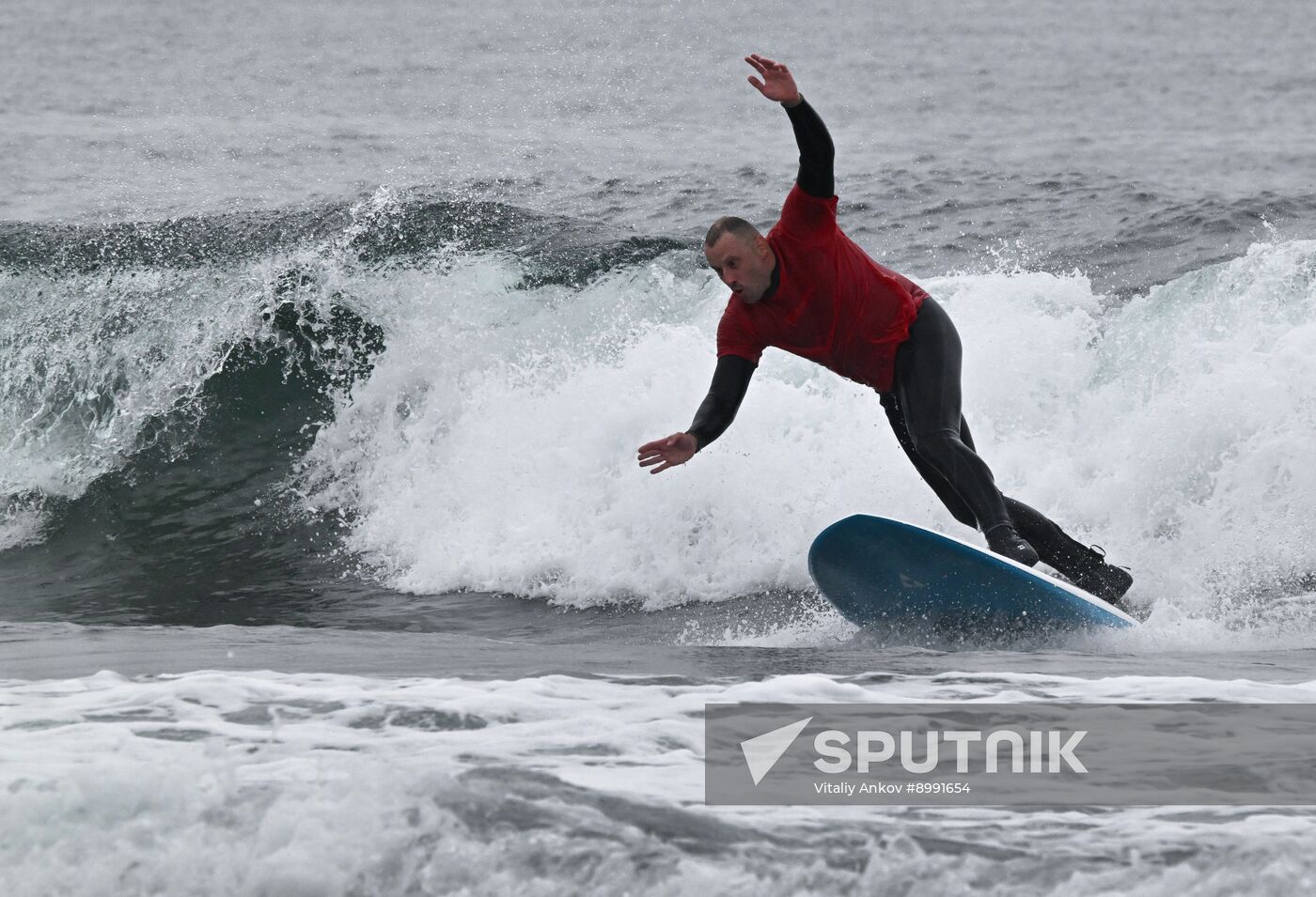 Russia Surfing