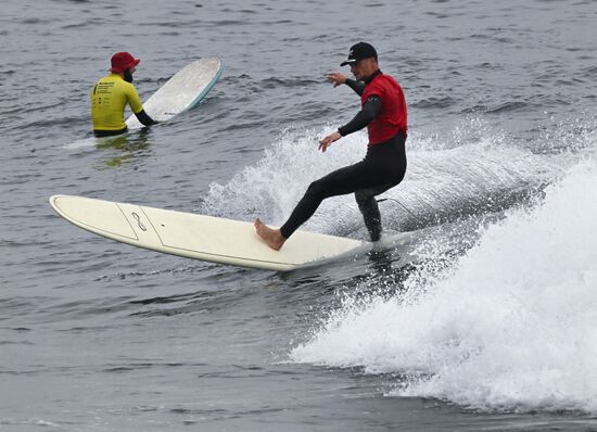 Russia Surfing