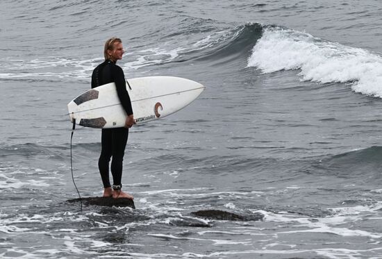 Russia Surfing