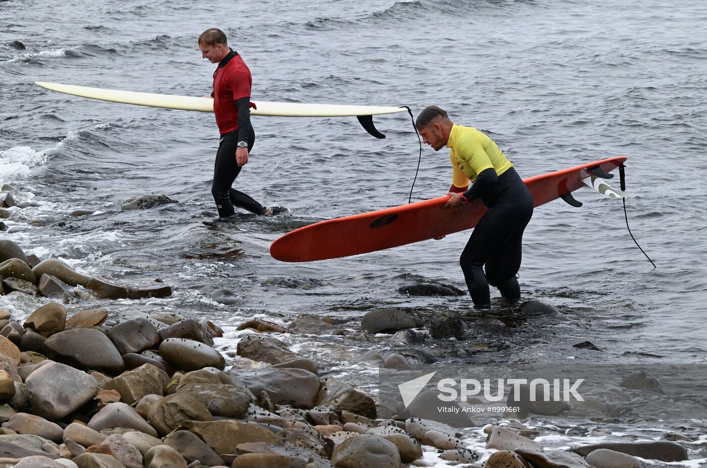Russia Surfing