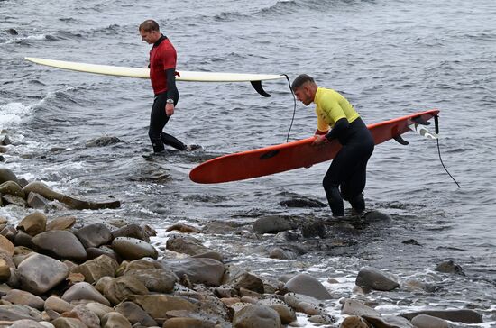 Russia Surfing