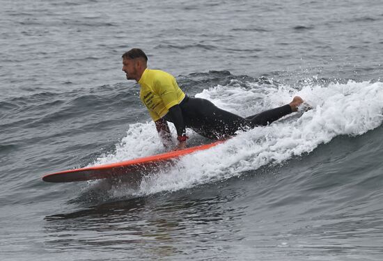 Russia Surfing
