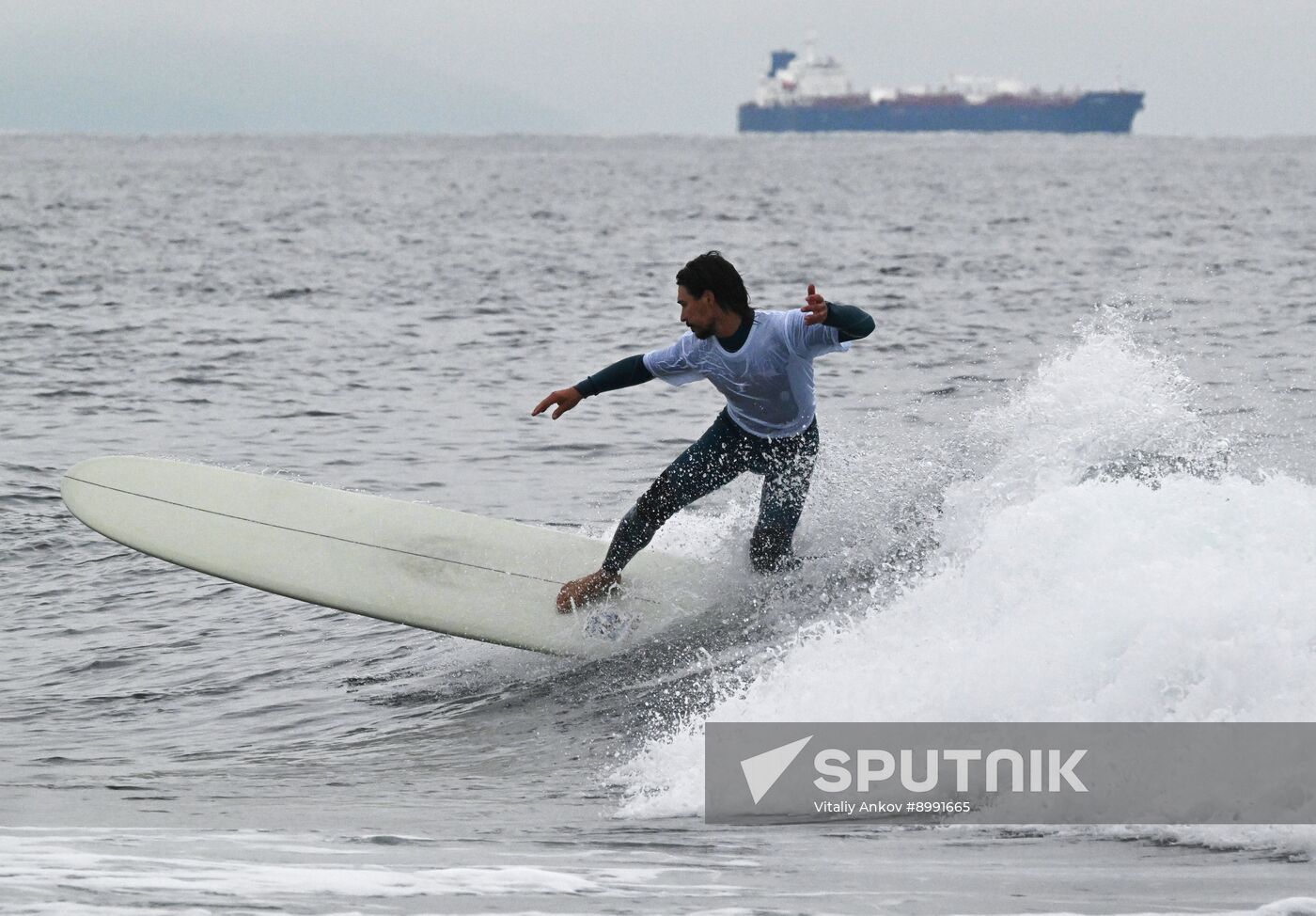 Russia Surfing