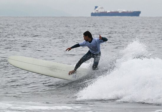 Russia Surfing