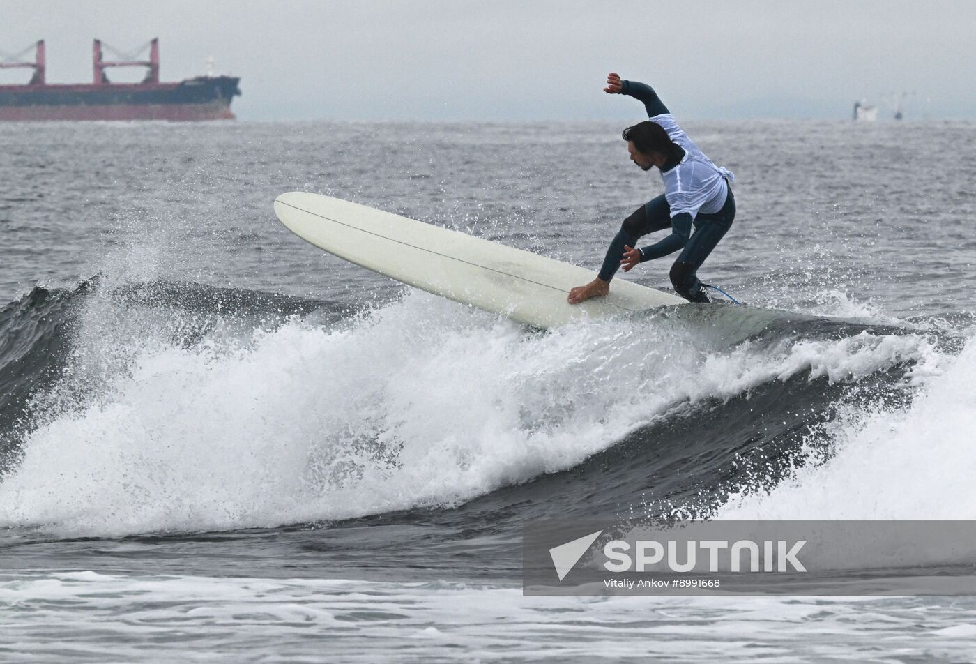 Russia Surfing