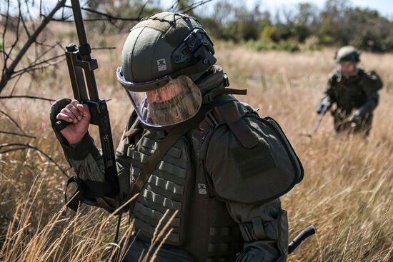Russia Ukraine Military Operation Sappers Training