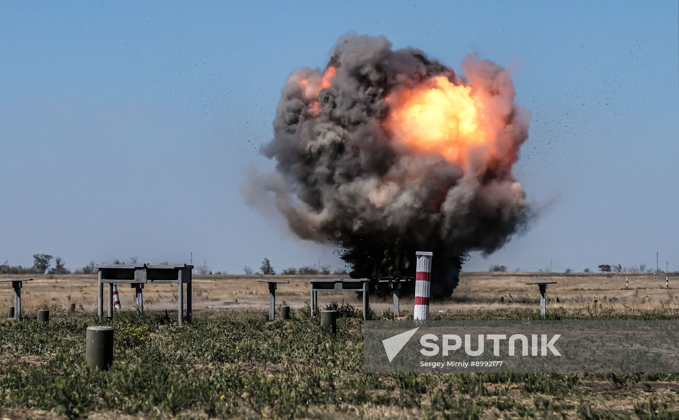 Russia Ukraine Military Operation Sappers Training
