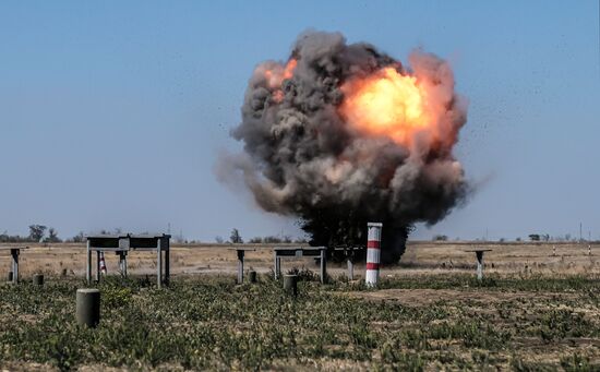 Russia Ukraine Military Operation Sappers Training