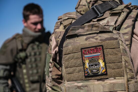 Russia Ukraine Military Operation Sappers Training