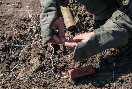Russia Ukraine Military Operation Sappers Training