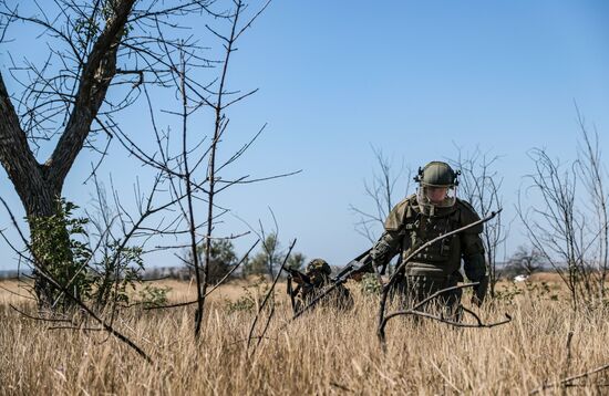Russia Ukraine Military Operation Sappers Training