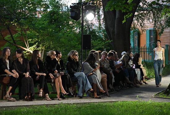 Russia Moscow Fashion Week Ruban